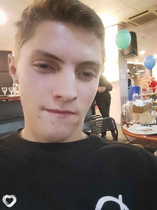 Виктор, 24, Москве — анкета №994383