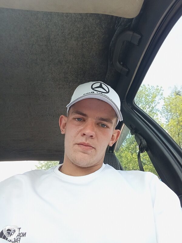 Павел, 25, Речице — анкета №994769