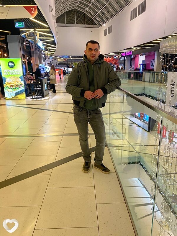 Эльчин, Бытом