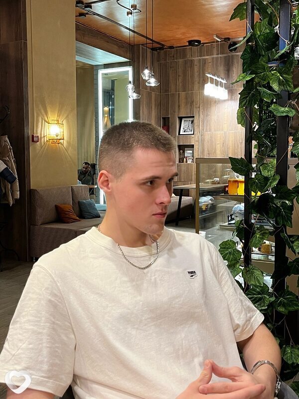 Роман, 23, Барнауле — анкета №996882