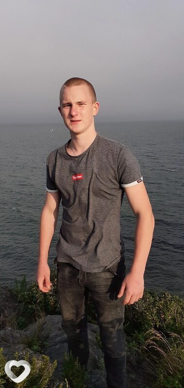 Евгений, 22, Артеме — анкета №998576