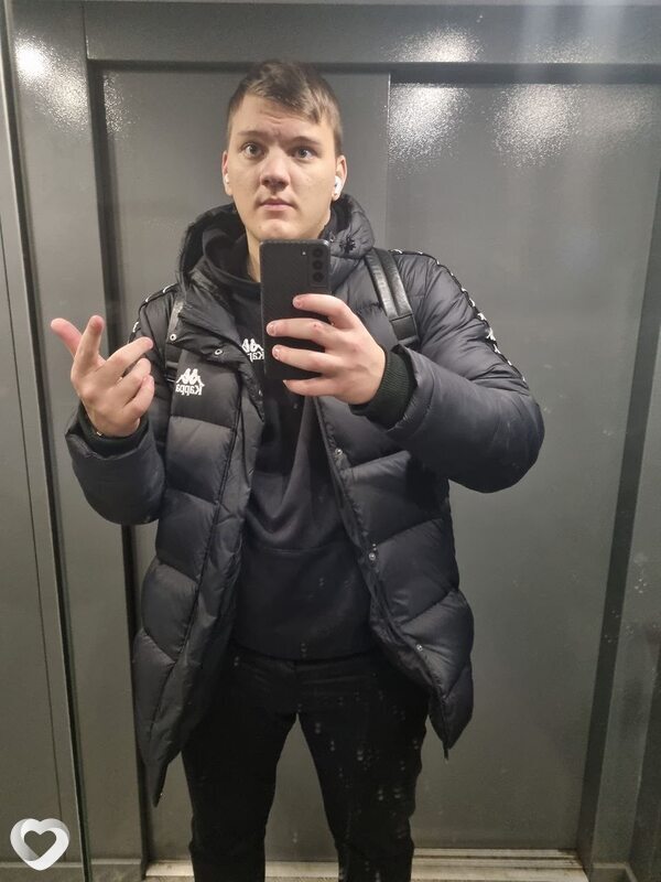 Павел, 22, Москве — анкета №999083