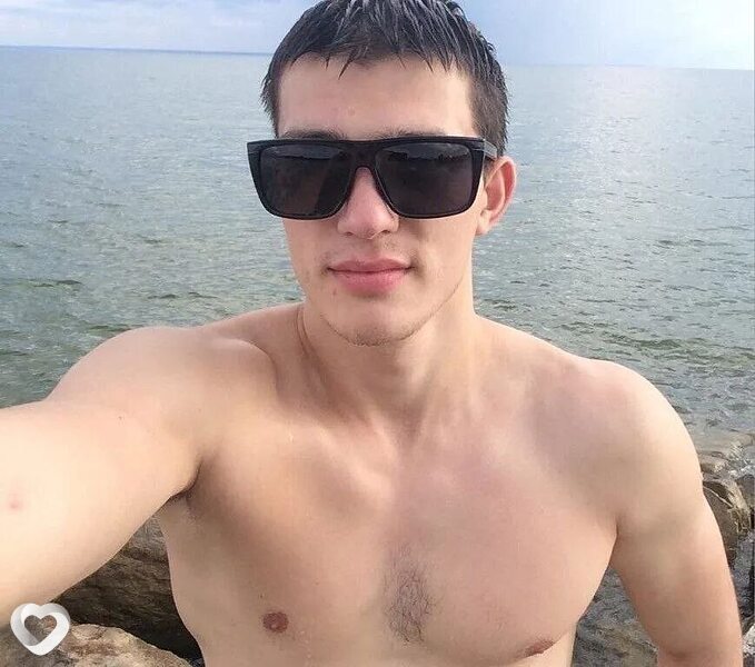 Alex, 26, Ярославле — анкета №1003656