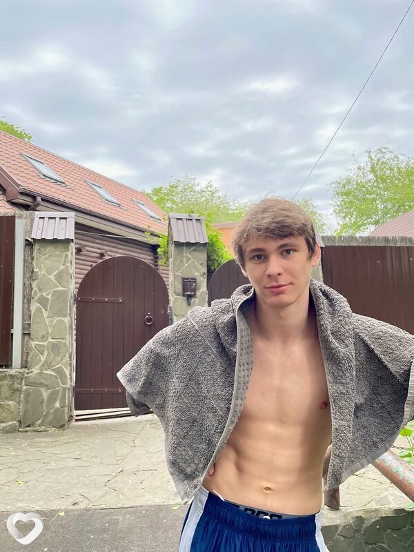 Витя, 23, Москве — анкета №1010344