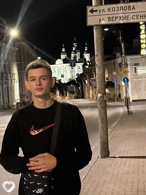 Кирилл, 20, Смоленске — анкета №1011392