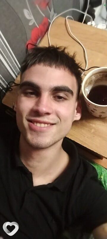 Артемий, 21, Светлогорске — анкета №1011579