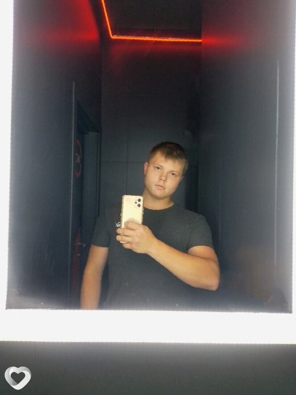 Александр, 21, Новосибирске — анкета №1013448