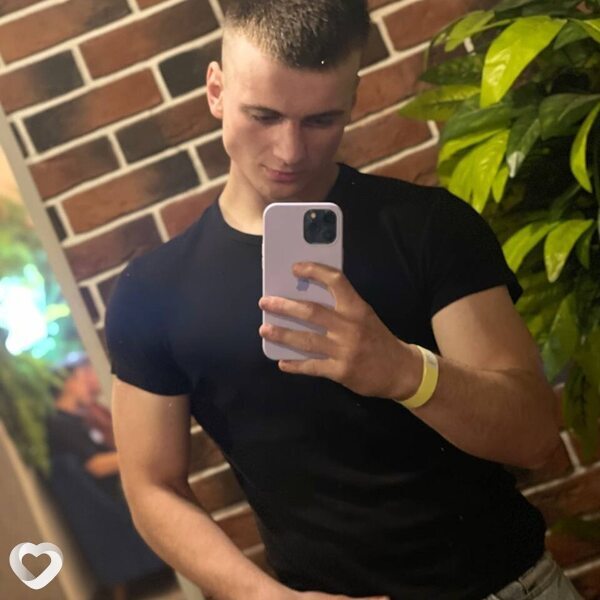 Артём, 22, Таганроге — анкета №1013750