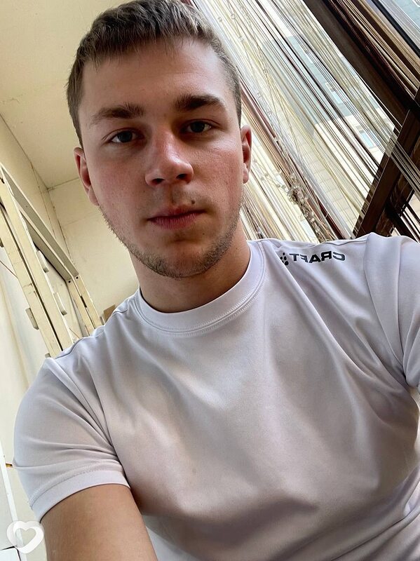 Максим, 24, Москве — анкета №1016270
