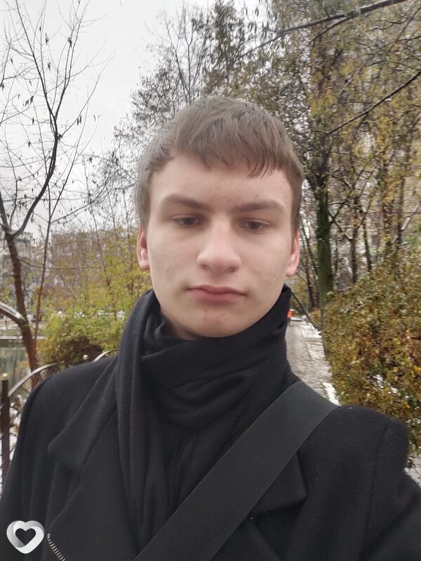 Денис, 21, Москве — анкета №1017205