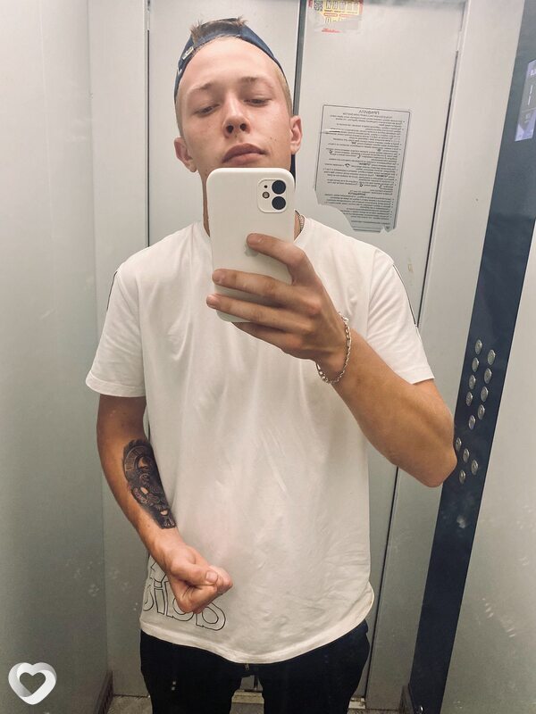 Даня, 21, Орёл — анкета №1018596
