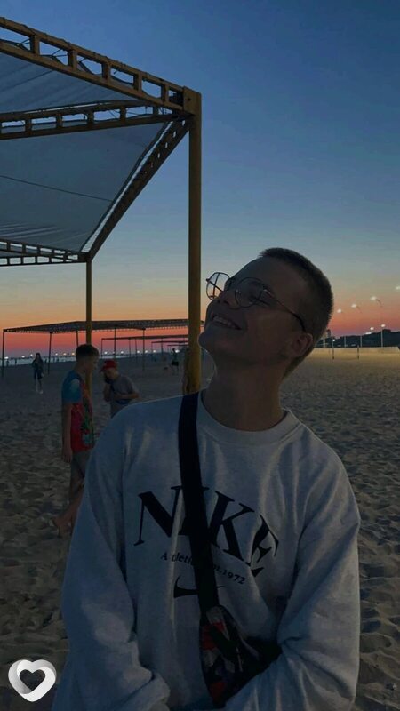 Юрий, 20, Москве — анкета №1018696