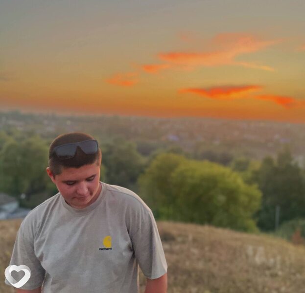 Кирилл, 21, Воронеже — анкета №1023126