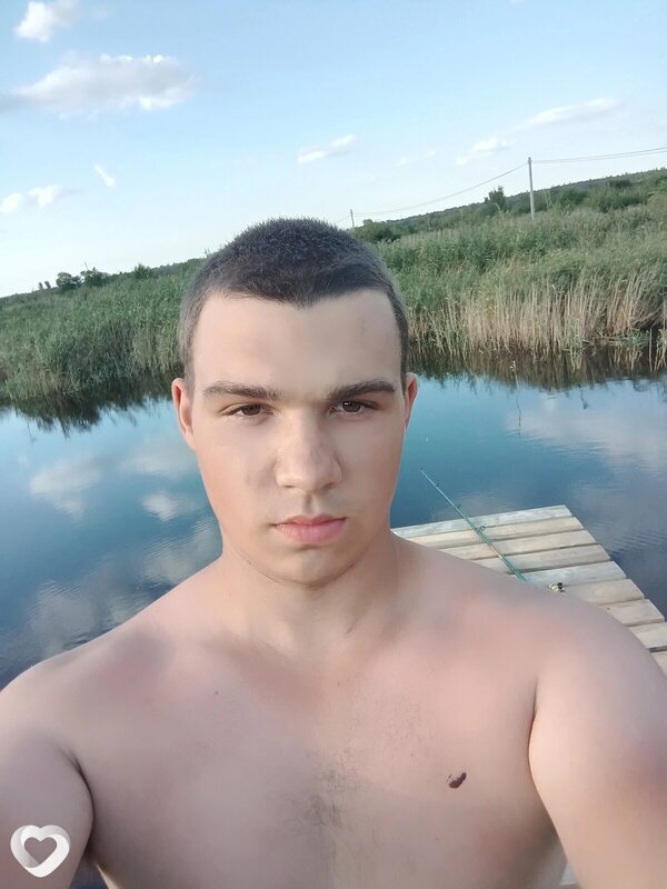Дима, 21, Краснодаре — анкета №1025181