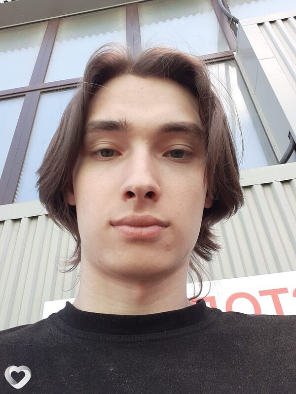 Максим, 25, Москве — анкета №1026043