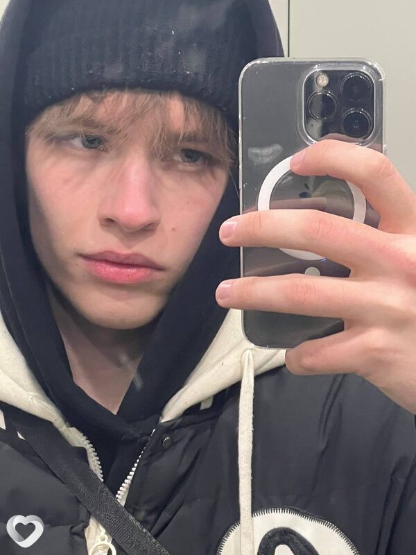 Ваня, 21, Красноярске — анкета №1027376