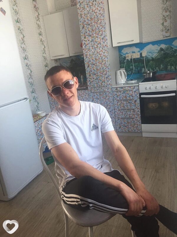 Александр, 22, Бийске — анкета №1031665