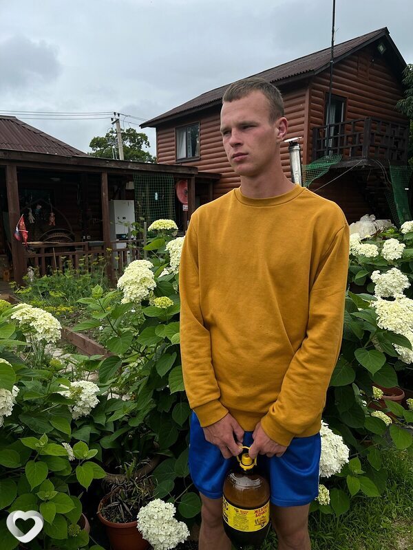 Максим, 23, Москве — анкета №1033132