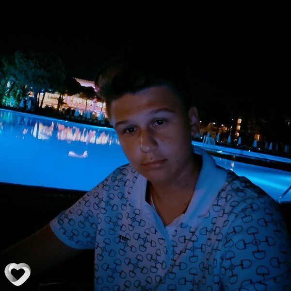 Денис, 21, Аксае — анкета №1033731
