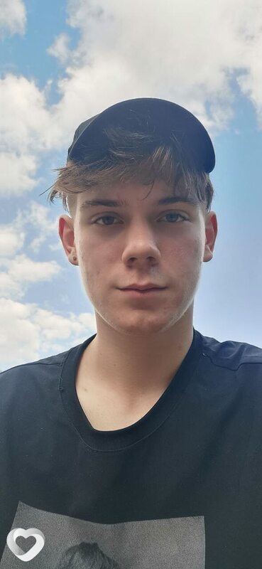 Юрий, 21, Москве — анкета №1035672