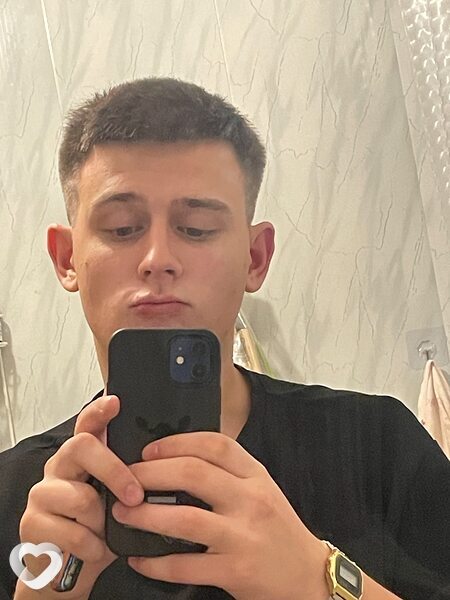 Максим, 20, Москве — анкета №1036915