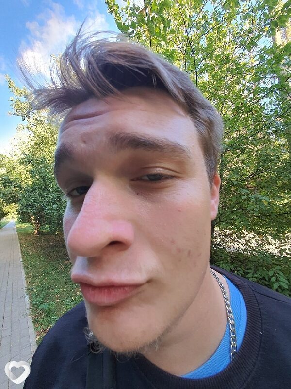 Максим, 21, Москве — анкета №1038546