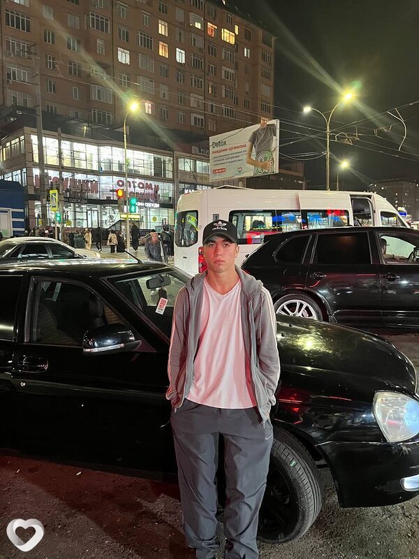 Денис, 22, Астрахани — анкета №1042125
