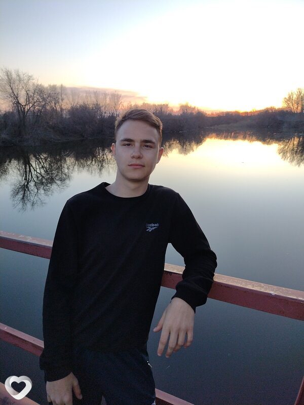Глеб, 20, Новотроицке — анкета №1042406
