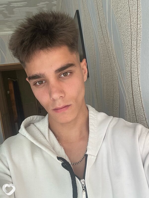 Никита, 21, Орёл — анкета №1045522