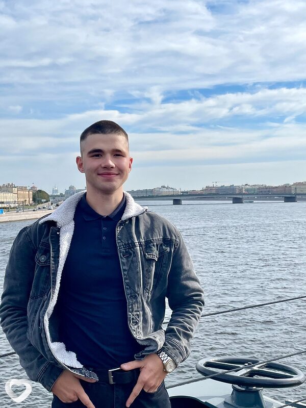 Артём, 22, Луге — анкета №1046357