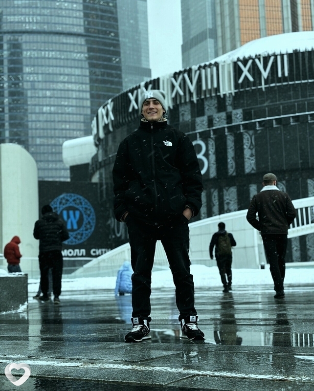 Максим, 27, Москве — анкета №1046576