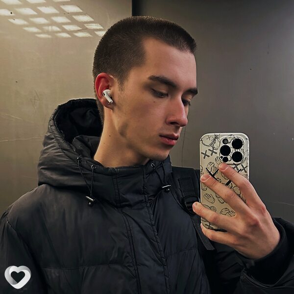 Лёша, 22, Москве — анкета №1052346