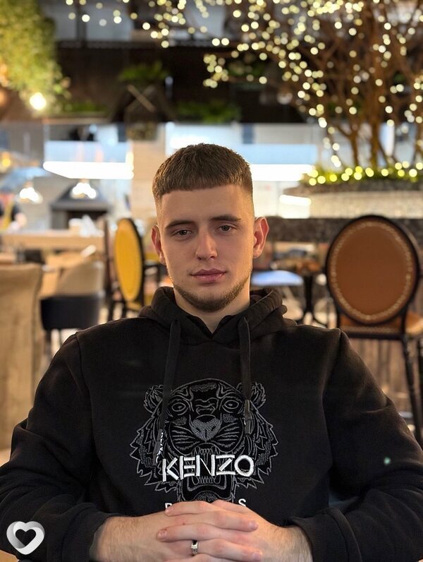 Рома, 21, Казани — анкета №1053221