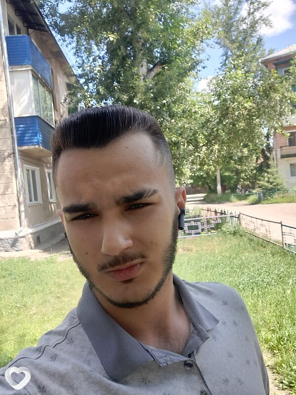 Михаил, 21, Красноярске — анкета №1053226