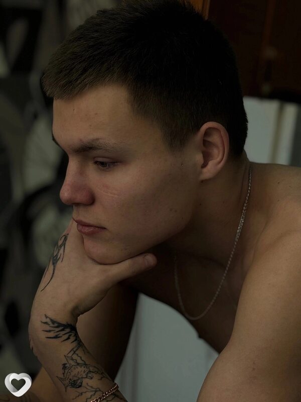 Даня, 20, Ангарске — анкета №1053283