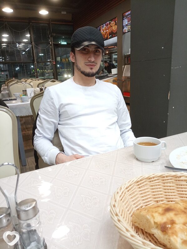 Акмал, 24, Новомосковске — анкета №1053872