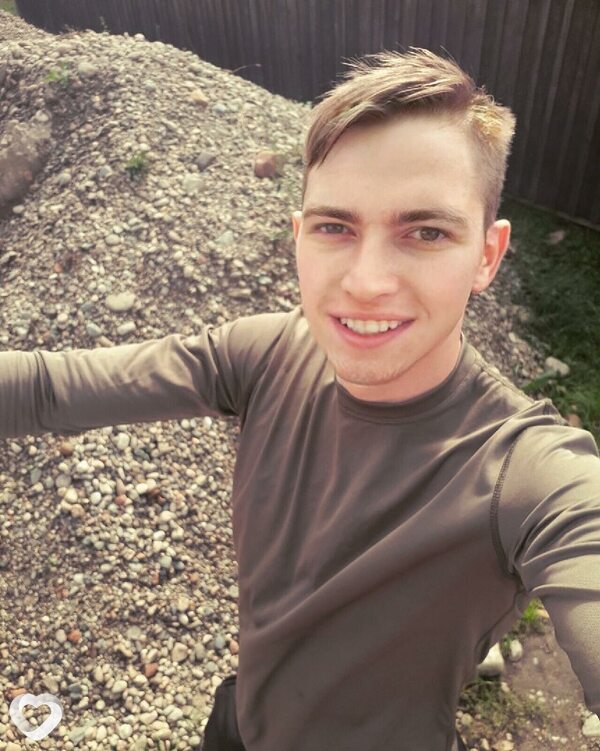 Макс, 21, Благовещенске — анкета №1054119
