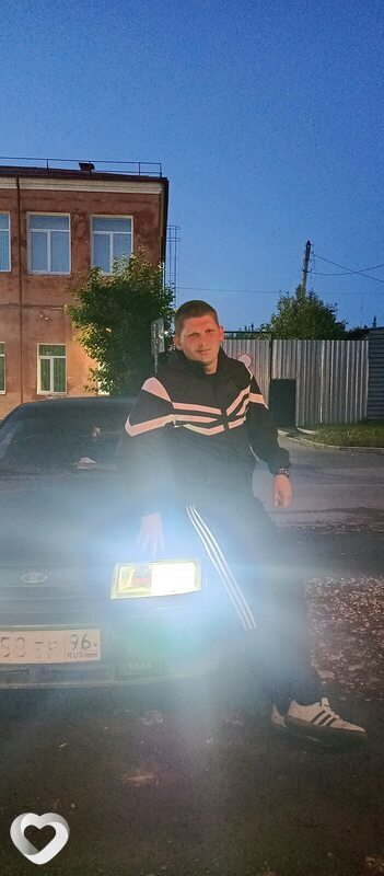 Виталя, 23, Екатеринбурге — анкета №1054124