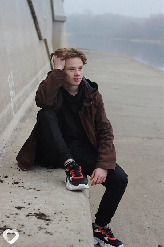 Виталий, 21, Гомеле — анкета №1054583