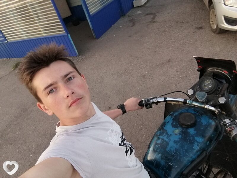 Артем, 22, Москве — анкета №1055114