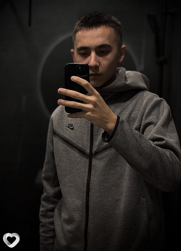 Кирилл, 21, Новосибирске — анкета №1056039