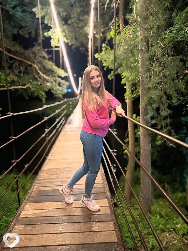 Надя, 25, Брянске — анкета №1056786