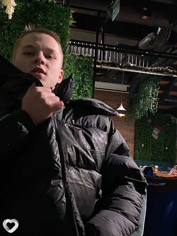 Антон, 20, Варшава — анкета №1057107