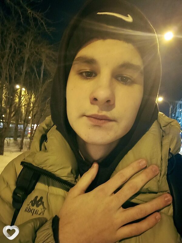 Максим, 21, Москве — анкета №1059607