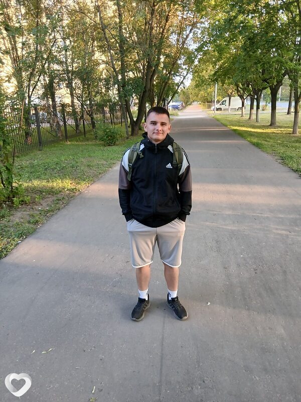 Александр, 23, Москве — анкета №1063138