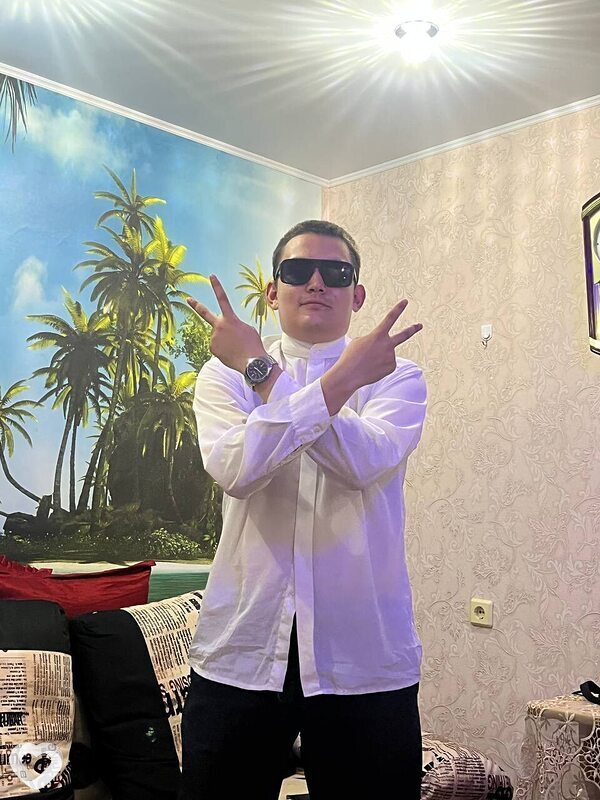 Дмитрий, 20, Учалах — анкета №1063912