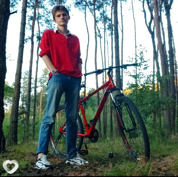Антон, 22, Пинске — анкета №1066012