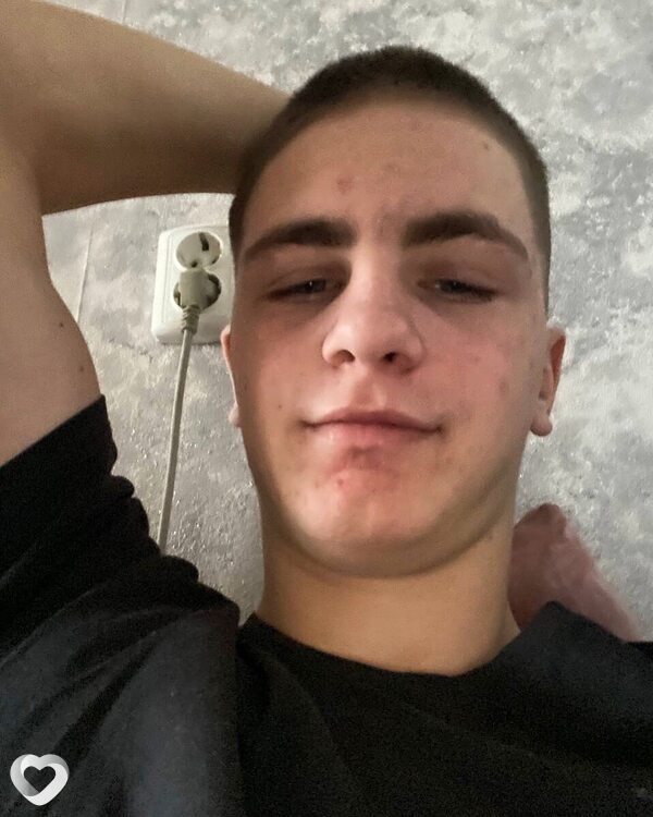 Иван, 21, Новочеркасске — анкета №1067320