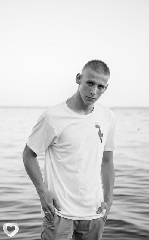 Леон, 21, Москве — анкета №1067421