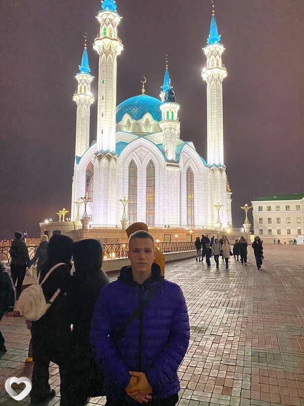 Серёжа, 21, Москве — анкета №1071089